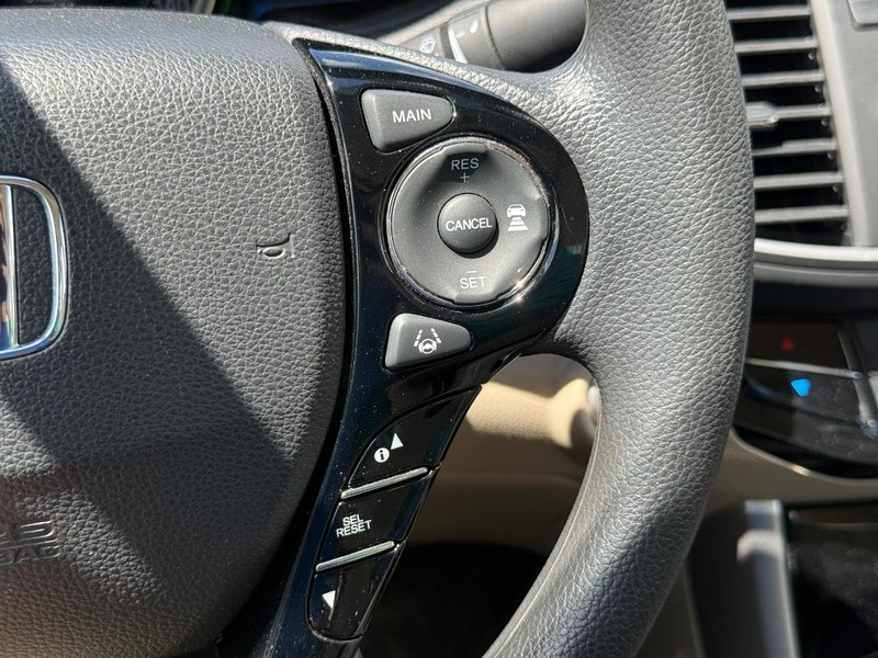 Honda Accord Hybrid Vehicle Image 15