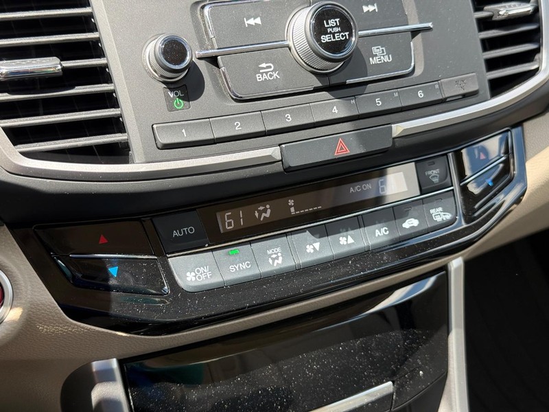 Honda Accord Hybrid Vehicle Image 18