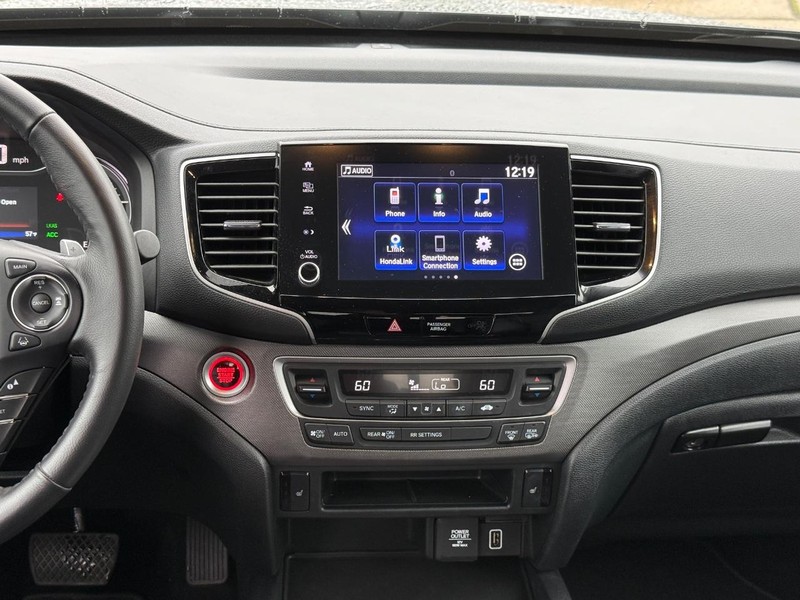 Honda Ridgeline Vehicle Full-screen Gallery Image 11