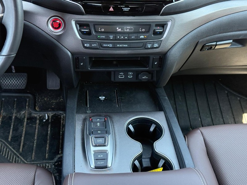 Honda Ridgeline Vehicle Full-screen Gallery Image 12