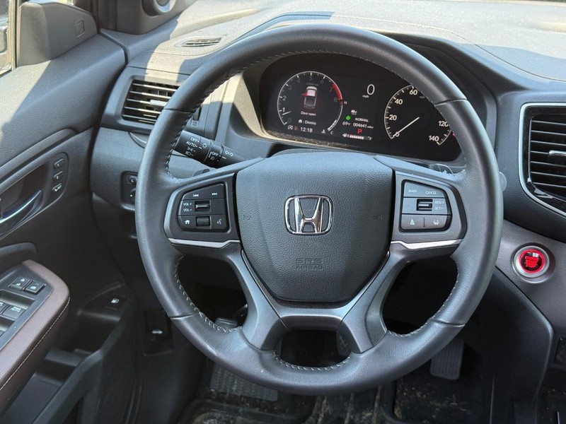 Honda Ridgeline Vehicle Full-screen Gallery Image 13