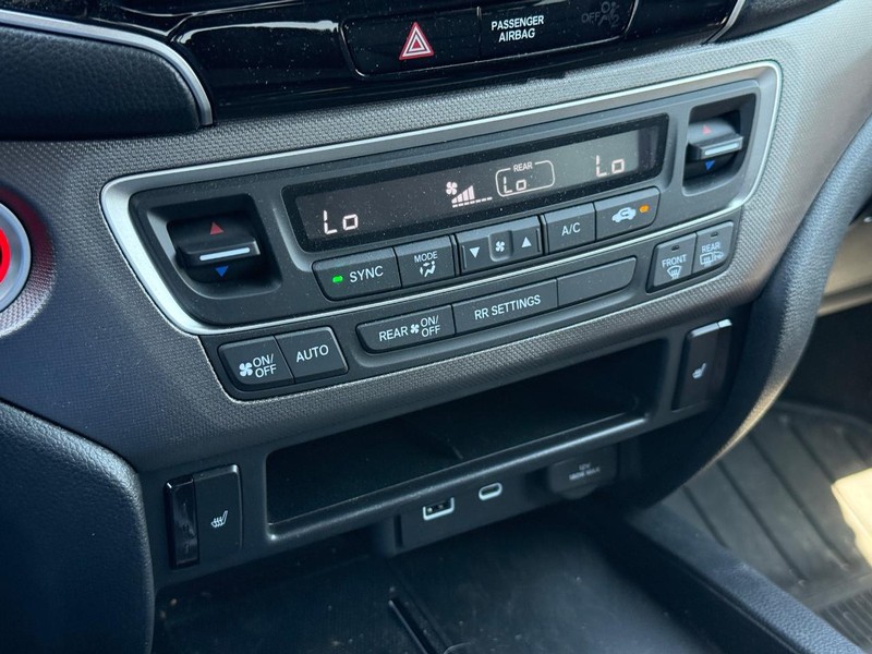 Honda Ridgeline Vehicle Full-screen Gallery Image 19