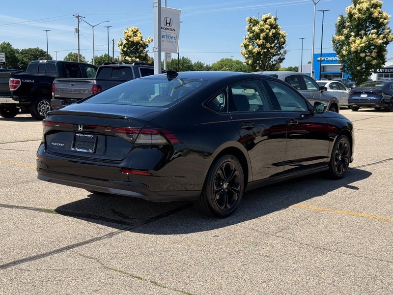 Honda Accord Sedan Vehicle Image 3