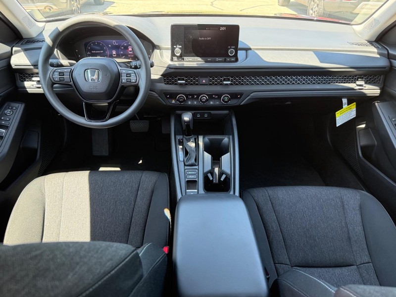 Honda Accord Sedan Vehicle Image 10