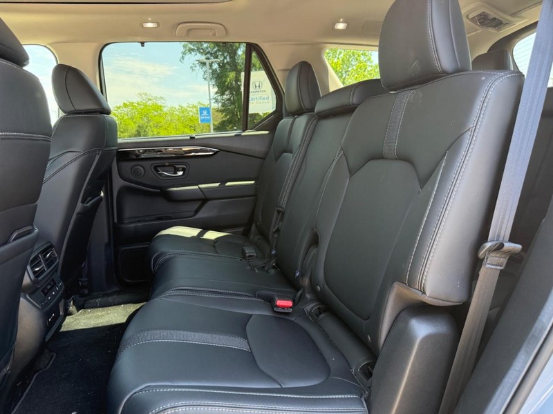 Honda Pilot Vehicle Image 9