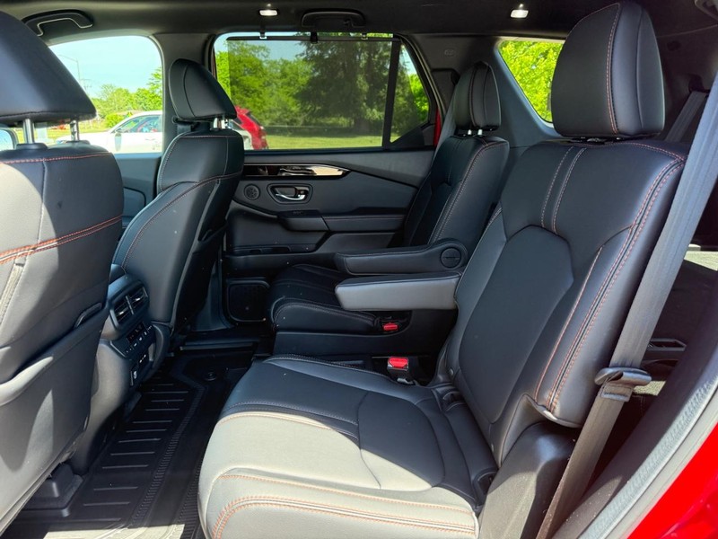 Honda Pilot Vehicle Full-screen Gallery Image 09