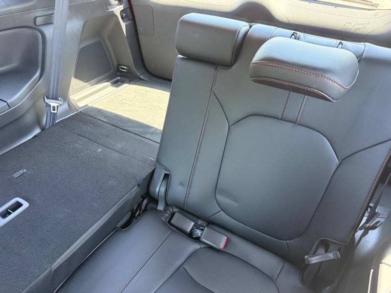 Honda Pilot Vehicle Full-screen Gallery Image 11