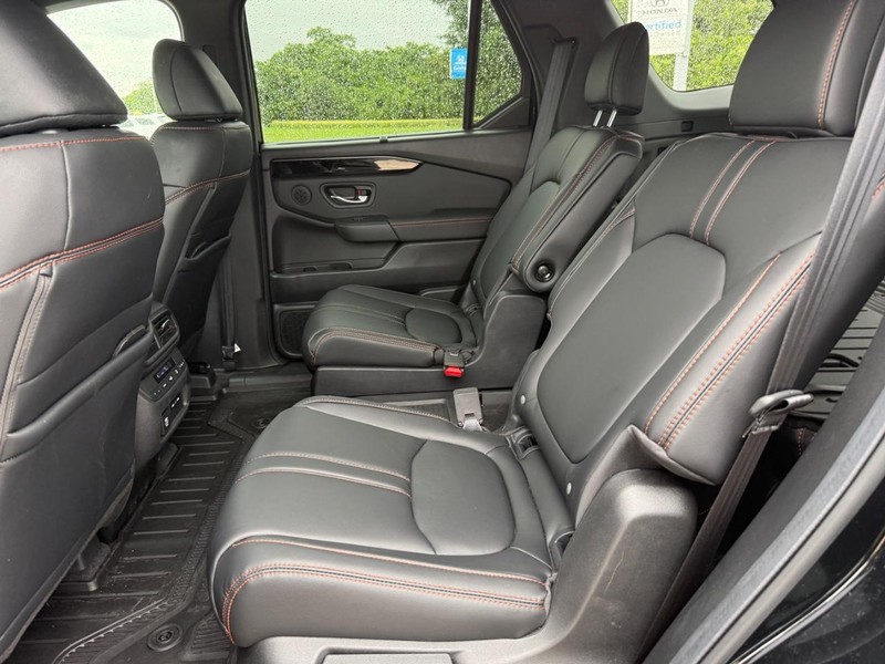 Honda Pilot Vehicle Full-screen Gallery Image 09