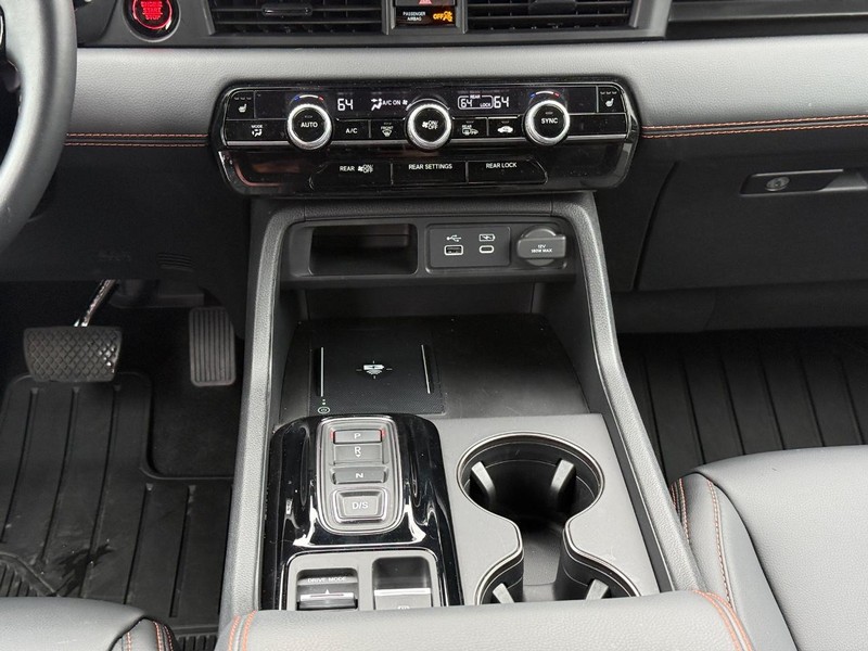 Honda Pilot Vehicle Full-screen Gallery Image 12