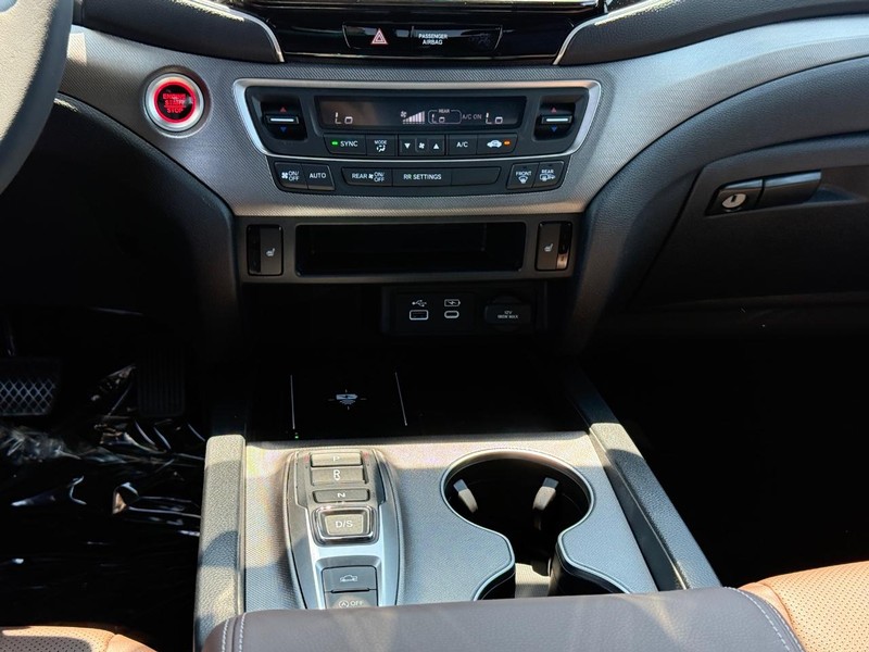 Honda Ridgeline Vehicle Image 12