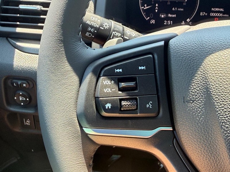 Honda Ridgeline Vehicle Image 15