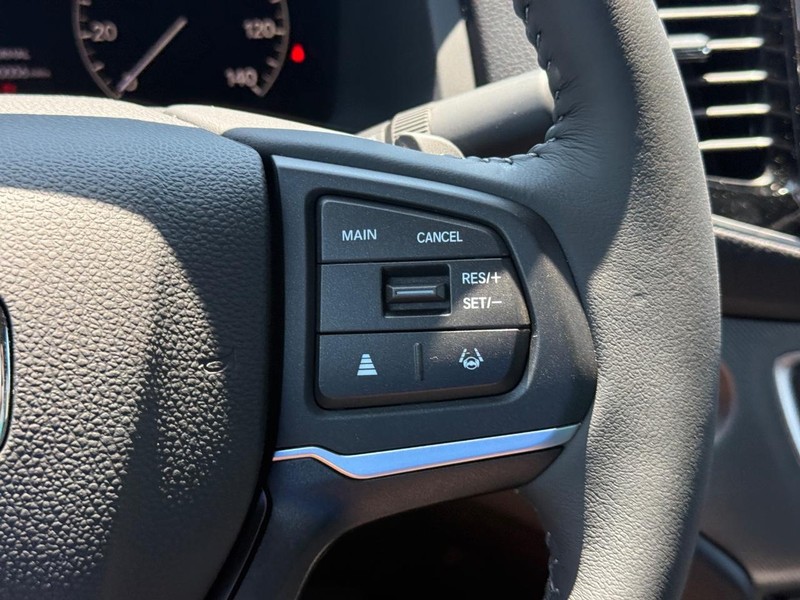 Honda Ridgeline Vehicle Image 16