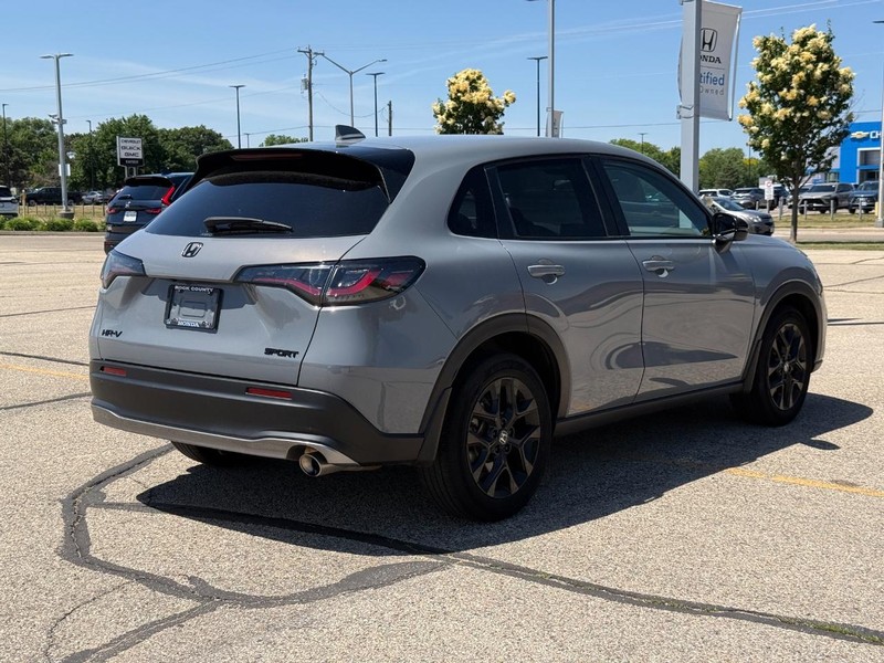 Honda HR-V Vehicle Image 3