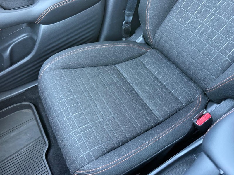 Honda HR-V Vehicle Image 18