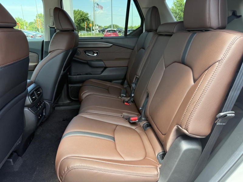 Honda Pilot Vehicle Image 9