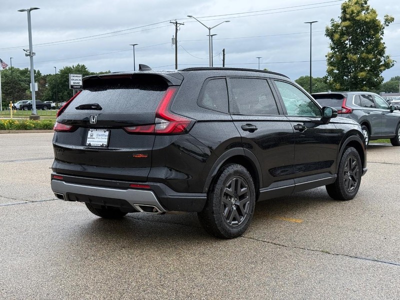 Honda CR-V Hybrid Vehicle Full-screen Gallery Image 05