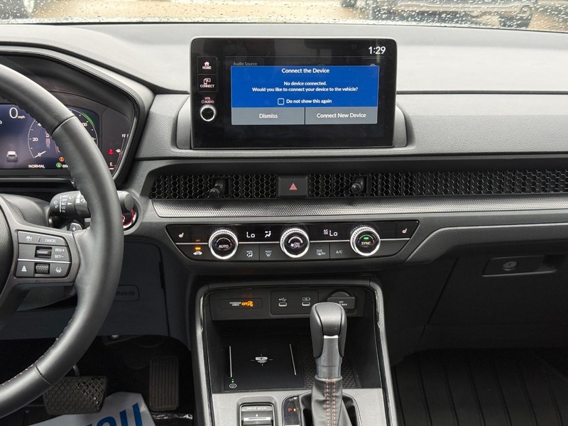 Honda CR-V Hybrid Vehicle Full-screen Gallery Image 11