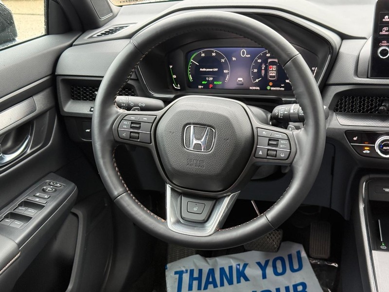 Honda CR-V Hybrid Vehicle Full-screen Gallery Image 13