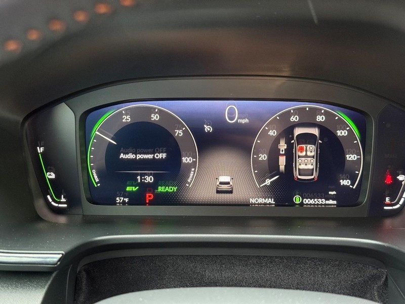 Honda CR-V Hybrid Vehicle Full-screen Gallery Image 19