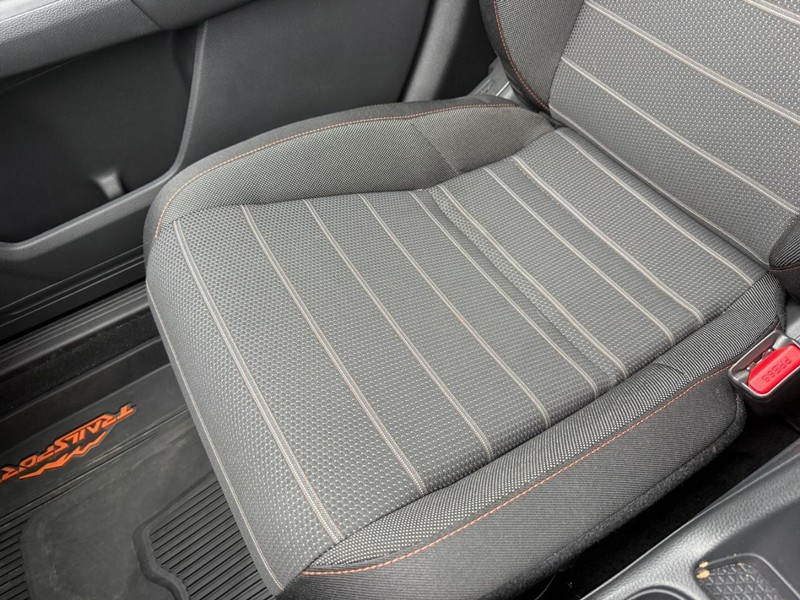 Honda CR-V Hybrid Vehicle Full-screen Gallery Image 20