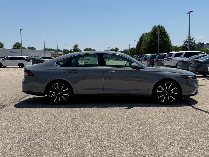 Honda Accord Hybrid Vehicle Image 2