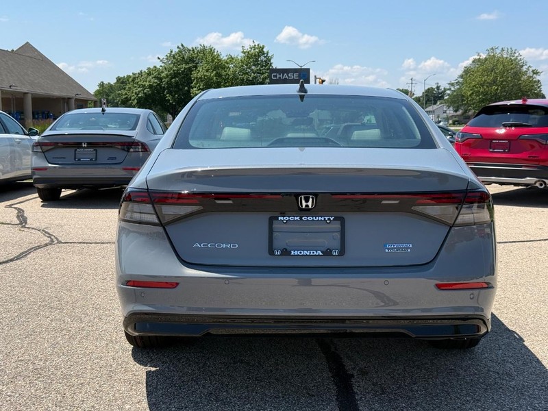 Honda Accord Hybrid Vehicle Image 4