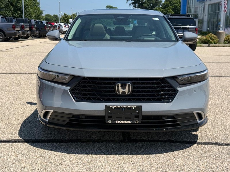 Honda Accord Hybrid Vehicle Image 8