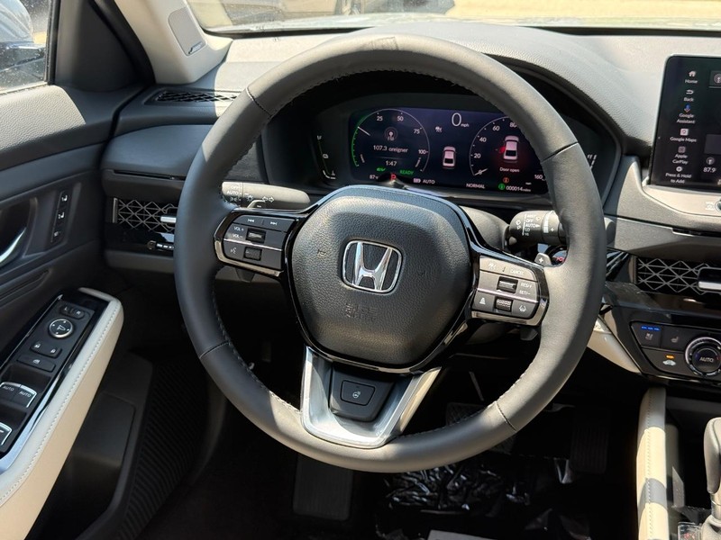 Honda Accord Hybrid Vehicle Image 13