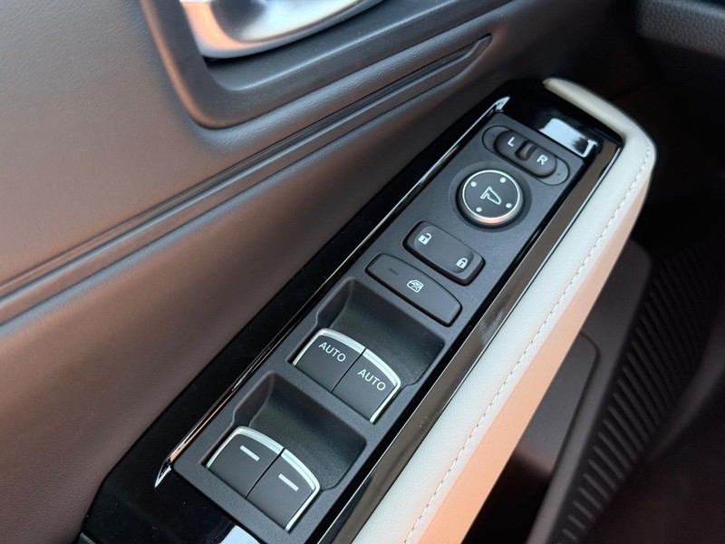 Honda Accord Hybrid Vehicle Image 21