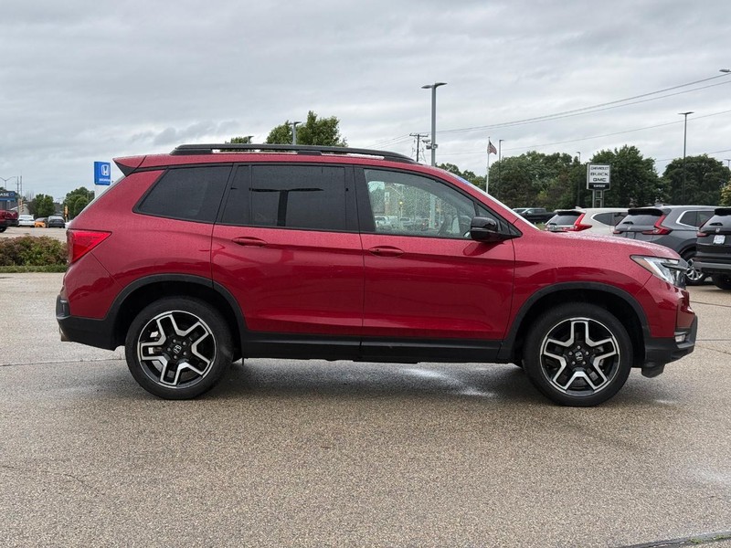 Honda Passport Vehicle Full-screen Gallery Image 02