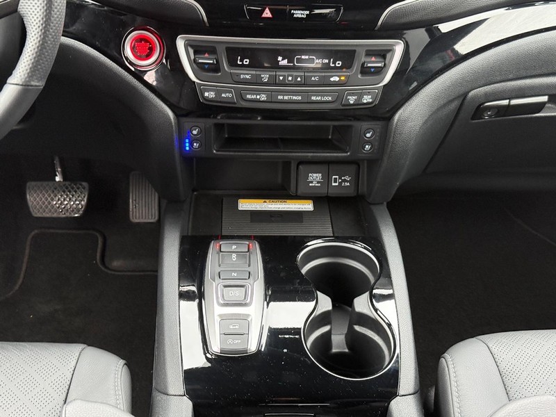 Honda Passport Vehicle Full-screen Gallery Image 12