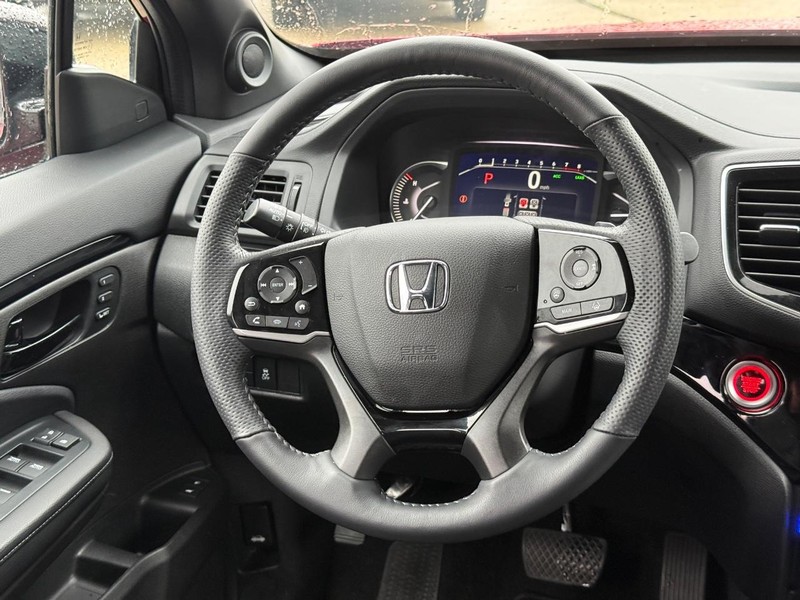 Honda Passport Vehicle Full-screen Gallery Image 13