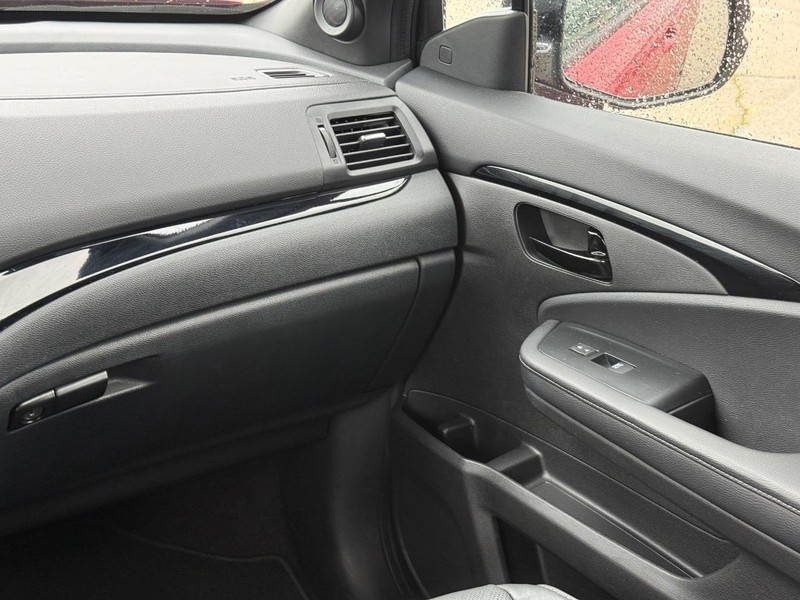 Honda Passport Vehicle Full-screen Gallery Image 14