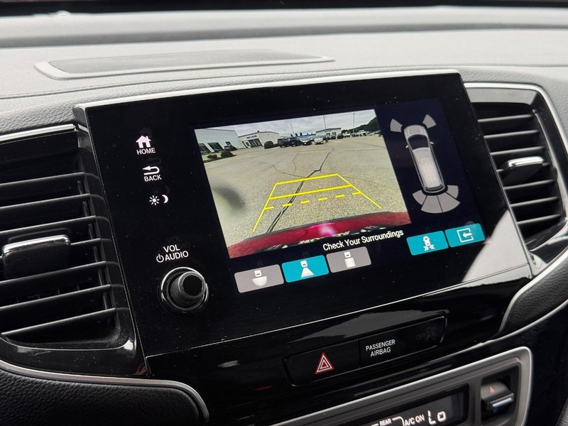 Honda Passport Vehicle Full-screen Gallery Image 18