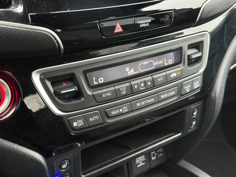 Honda Passport Vehicle Full-screen Gallery Image 21