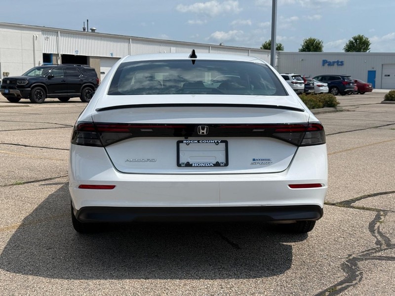 Honda Accord Hybrid Vehicle Image 4