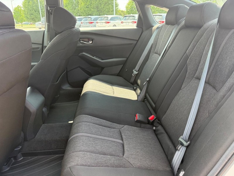 Honda Accord Hybrid Vehicle Image 9