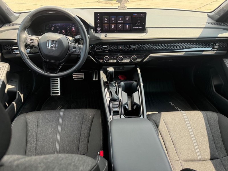 Honda Accord Hybrid Vehicle Image 10