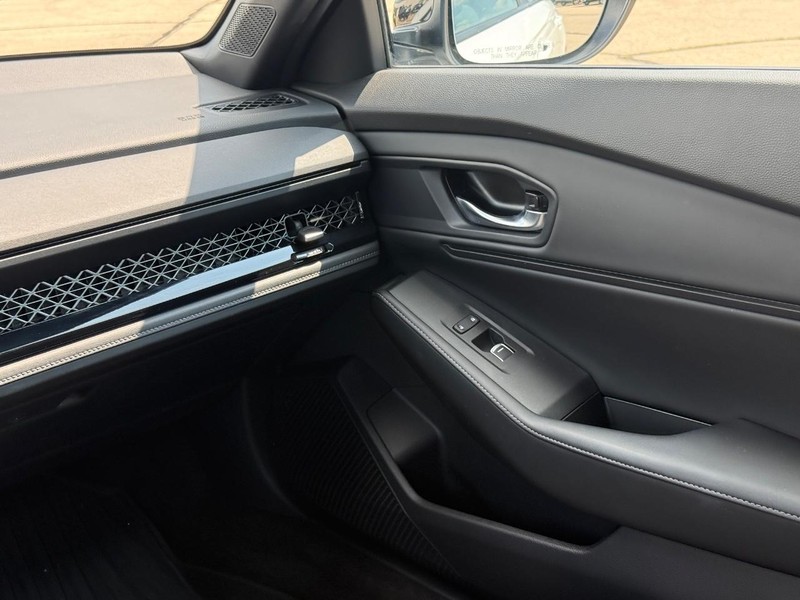 Honda Accord Hybrid Vehicle Image 14