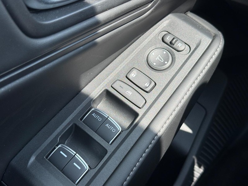 Honda Accord Hybrid Vehicle Image 21