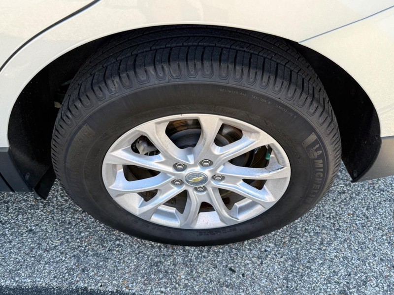 Chevrolet Equinox Vehicle Full-screen Gallery Image 07
