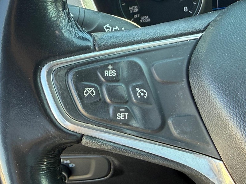 Chevrolet Equinox Vehicle Full-screen Gallery Image 16