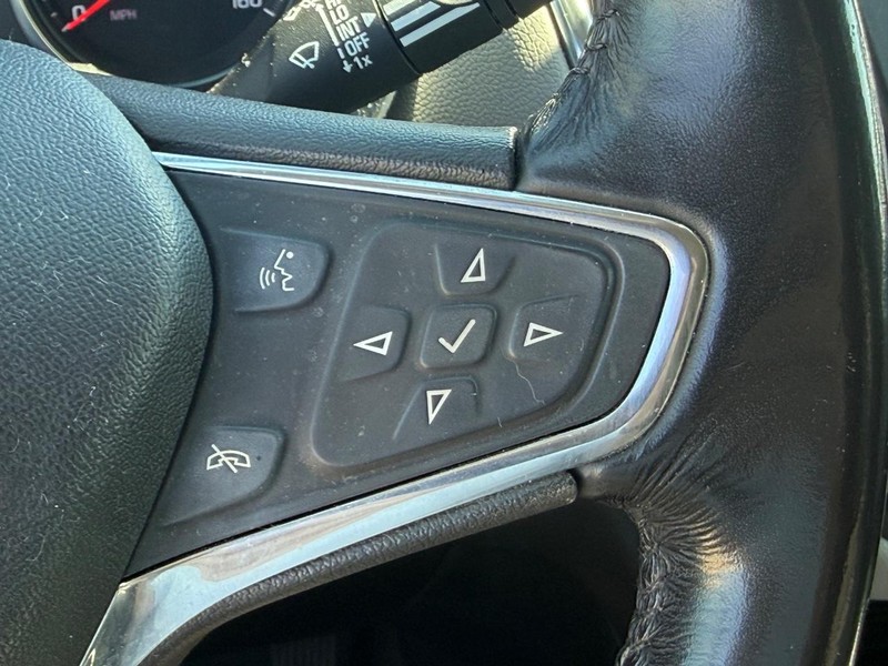 Chevrolet Equinox Vehicle Full-screen Gallery Image 17