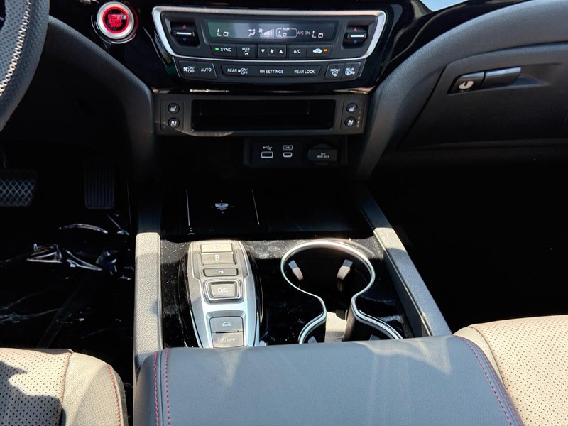 Honda Ridgeline Vehicle Image 12