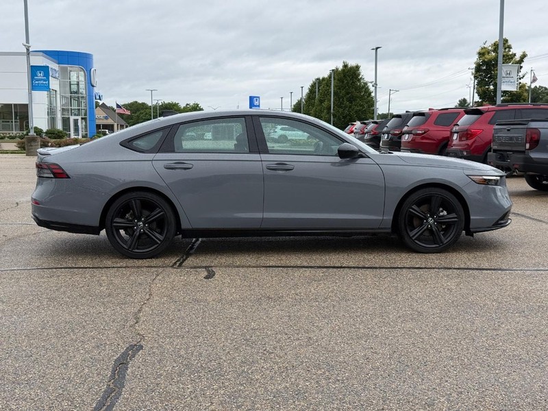 Honda Accord Hybrid Vehicle Image 2