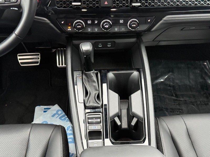Honda Accord Hybrid Vehicle Image 12