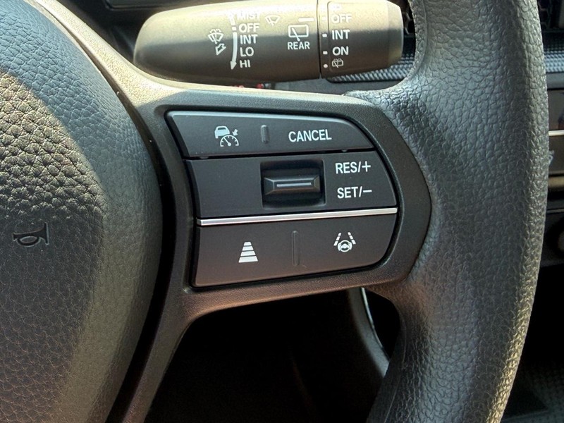 Honda CR-V Vehicle Image 16