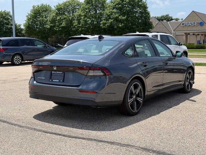 Honda Accord Sedan Vehicle Image 3