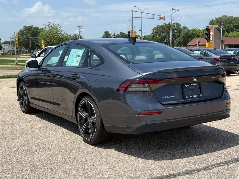 Honda Accord Sedan Vehicle Image 5