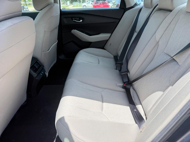Honda Accord Sedan Vehicle Image 9